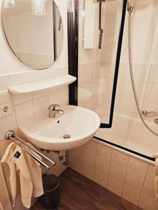 Friends&Family Veldenz L Apartment ภายนอก รูปภาพ